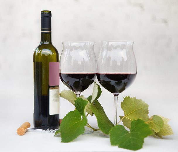 Stilleven met glazen rode wijn - Foto, afbeelding