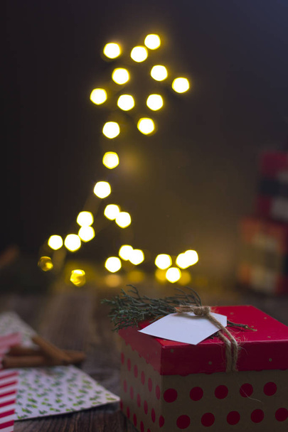 Egyszerű Diy csomagolás karácsonyi ajándékok vintage - Fotó, kép