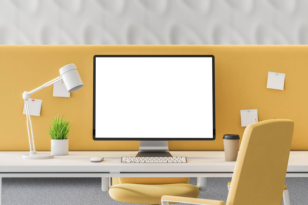 Schermo del computer finto in piedi su un tavolo da ufficio bianco e giallo in camera con pareti bianche e tappeto grigio sul pavimento. rendering 3d
 - Foto, immagini