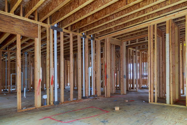 Εσωτερικό ξύλινου πλαισίου του ένα νέο σπίτι υπό κατασκευή - Φωτογραφία, εικόνα