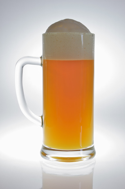 Beer mug with beer in backlight - Foto, Imagem