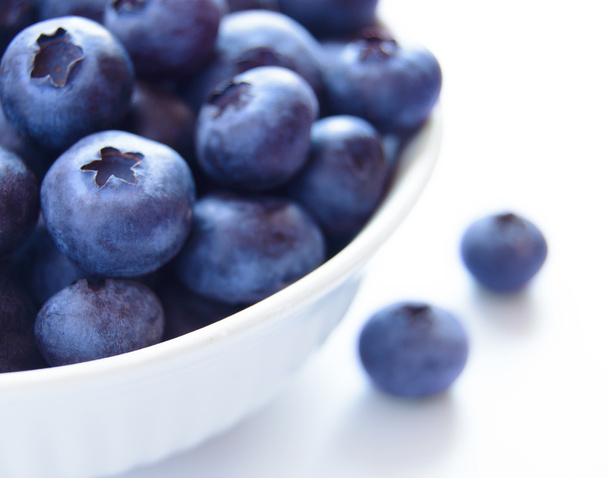 Heap of Ripe Blueberries in the White Bowl - Foto, immagini