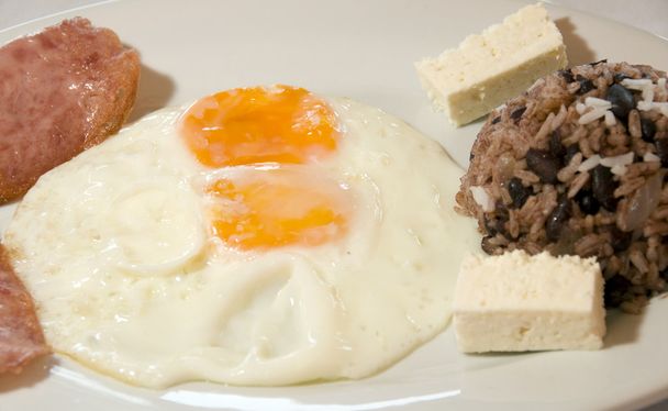 Nicarágua café da manhã ovos gallo pinto feijão de arroz
 - Foto, Imagem