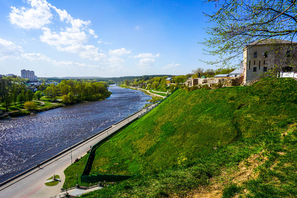 Grodno Neman joki Kalozha kirkko ja Blue Sky View
 - Valokuva, kuva