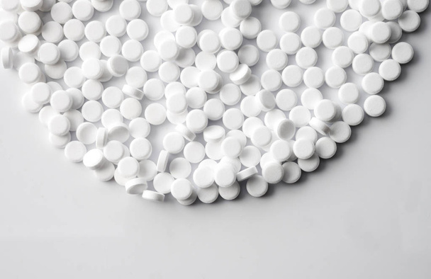 White pills isolated on white background, conceptual image - Foto, Imagem