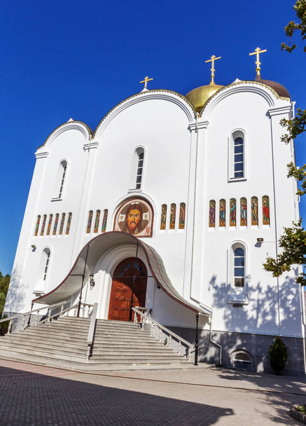 Ukraiński Kościół prawosławny patriarcha Moskwy, patriarchalne klasztor Święty Dormition Odessa. Jest to jedna z głównych atrakcji miasta. - Zdjęcie, obraz