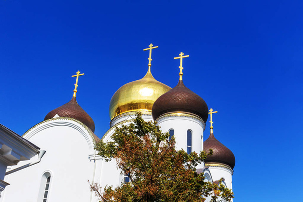 Ουκρανική ορθόδοξη εκκλησία του Πατριάρχη Μόσχας, πατριαρχική Μονή Αγίας Κοιμήσεως Οδησσός. Αυτό είναι ένα από τα κύρια αξιοθέατα της πόλης. - Φωτογραφία, εικόνα