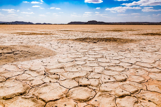 Deserto seco rachado, deserto do Saara, Merzouga, Marrocos, África
 - Foto, Imagem