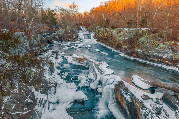 Μεγάλες πτώσεις του ποταμού Πότομακ στο χειμώνα. Maryland.Usa - Φωτογραφία, εικόνα