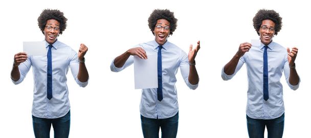 Collage de hombre de negocios joven afroamericano sosteniendo la tarjeta de papel en blanco sobre un fondo aislado muy feliz y emocionado, expresión ganadora celebrando la victoria gritando con una gran sonrisa y levantando las manos
 - Foto, Imagen