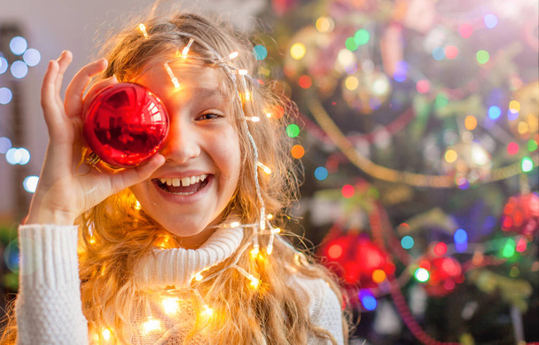 Child decoration christmas tree - Φωτογραφία, εικόνα