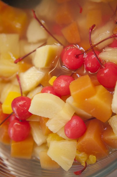 frutas maduras y frescas de cereza
 - Foto, imagen