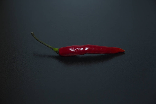 piros csípős chili paprika - Fotó, kép