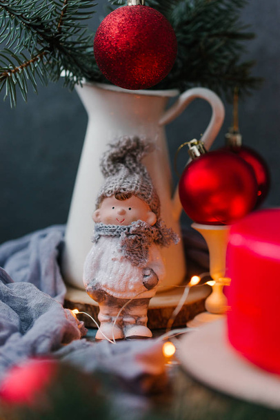 Традиционный рождественский торт с рождественскими украшениями
 - Фото, изображение