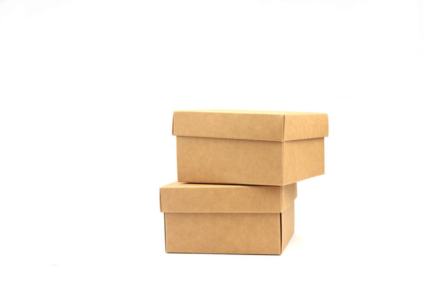 cajas de cartón vacías sobre un fondo blanco aislado
 - Foto, Imagen