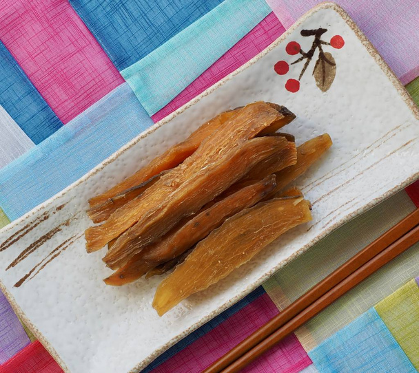 asiatische Lebensmittel getrocknete Süßkartoffeln - Foto, Bild