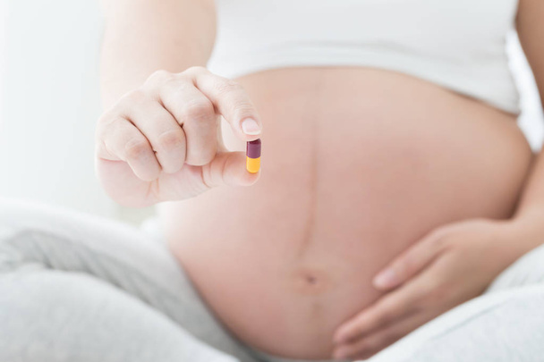 Medicina di cautela delle donne in gravidanza
 - Foto, immagini