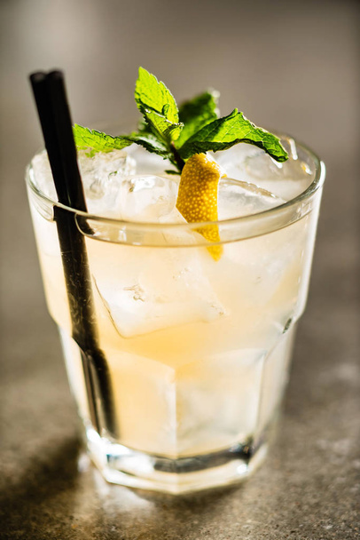 summer cocktail in the bar, close up - Valokuva, kuva