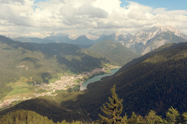 Auronzo di Cadore: Itália: vista panorâmica do topo da montanha
 - Foto, Imagem