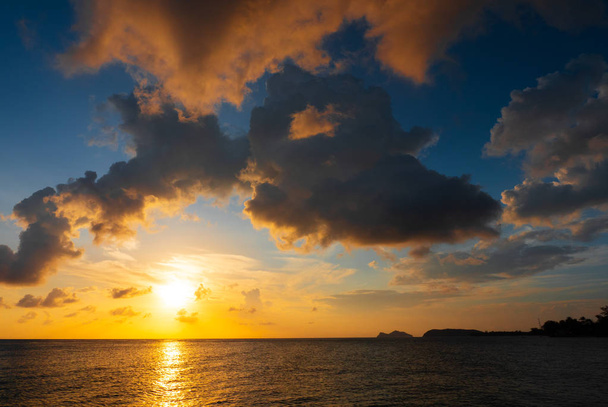  Obloha západu slunce nad mořem - Fotografie, Obrázek