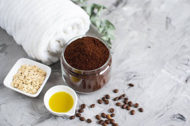 Natural Ingredients for Homemade Body Chocolate Coffee Oatmeal Sugar Scrub Oil Beauty SPA Concept Body Care - Foto, Imagen