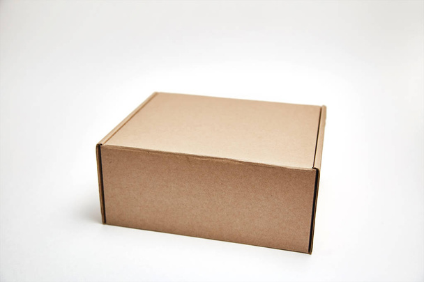 kartonowe pudełko izolowane na białym tle - Zdjęcie, obraz