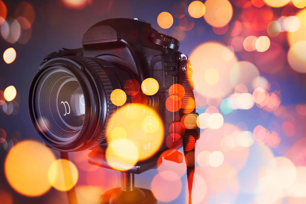 DSLR camera on tripod, photography and videography concept - Foto, Imagem