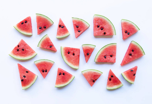 Wassermelonenscheiben isoliert auf weißem Hintergrund, Draufsicht - Foto, Bild