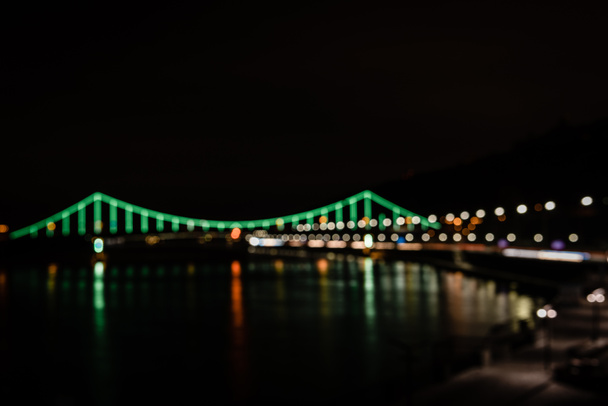 bulanık bokeh ışıkları gece ışıklı köprü - Fotoğraf, Görsel