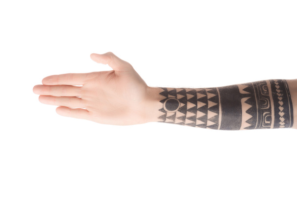 oříznutý pohled Tetovaný muž ruky izolované na bílém - Fotografie, Obrázek