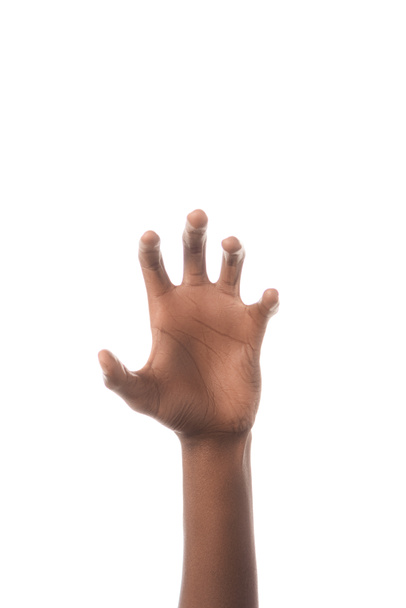 Afrika kökenli Amerikalı adam eliyle benzer hayvan pençe üzerine beyaz izole el hareketi kırpılmış görünümünü - Fotoğraf, Görsel