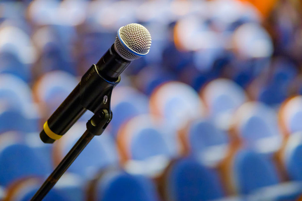 Микрофон рядом на конференции
 - Фото, изображение