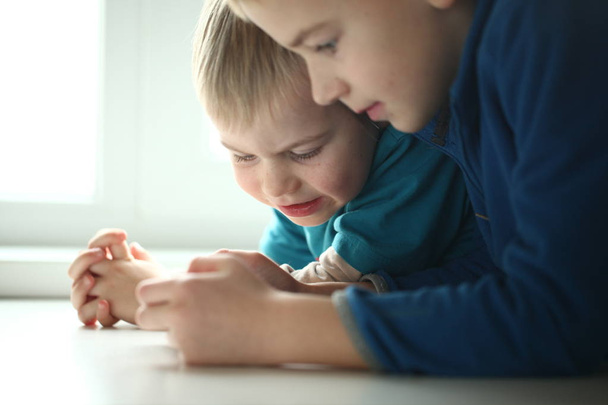 game addiction children, two brothers - Fotografie, Obrázek