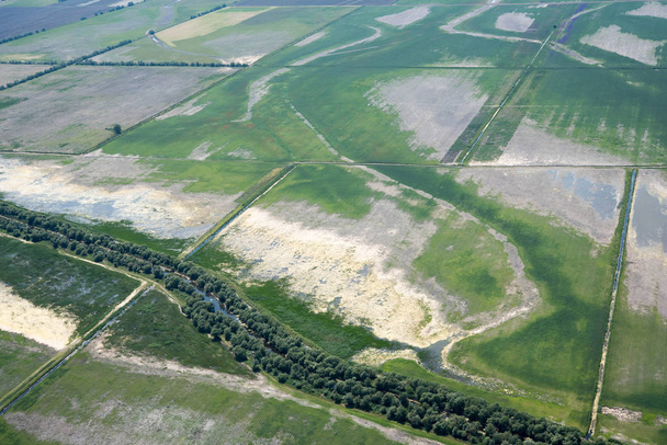 landwirtschaftliche Flächen beschädigt durch aggressive Landwirtschaft, im Donaudelta, Rumänien - Foto, Bild