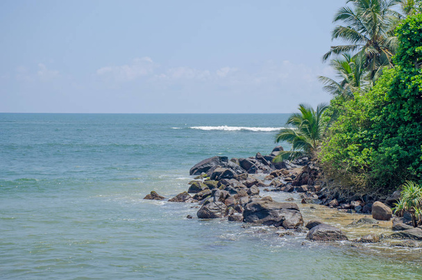 Tropical landscape the gulf of the Indian Ocean in Sri Lanka - Fotografie, Obrázek