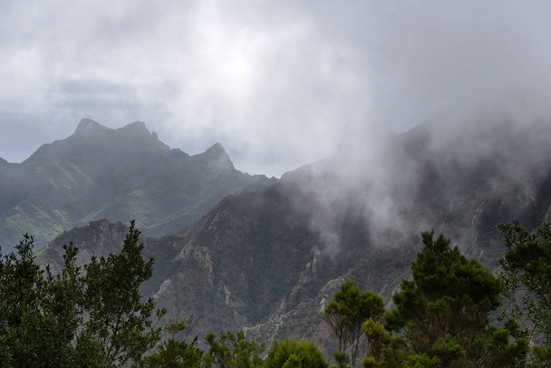 Montañas de Anaga, Tenerife Vistas panorámicas a la montaña de Anaga
. - Foto, imagen