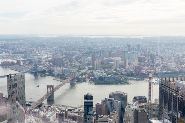vista aérea de Manhattan e ponte de Brooklyn em Nova Iorque, EUA
 - Foto, Imagem