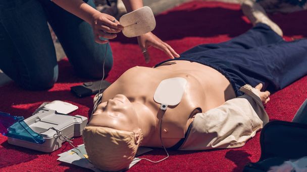 First Aid Training. Defibrillator CPR Practice - Φωτογραφία, εικόνα