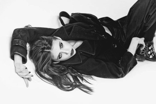 beautiful fashion woman in black coat isolated on white background - Foto, immagini