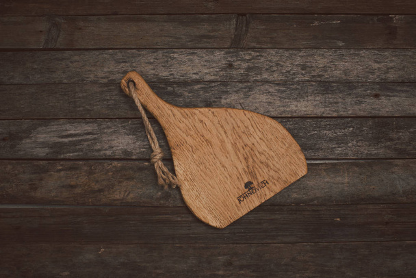 Oak cutting Board on old boards - Foto, Imagem