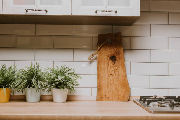 Oak cutting Board in kitchen interior - Foto, immagini