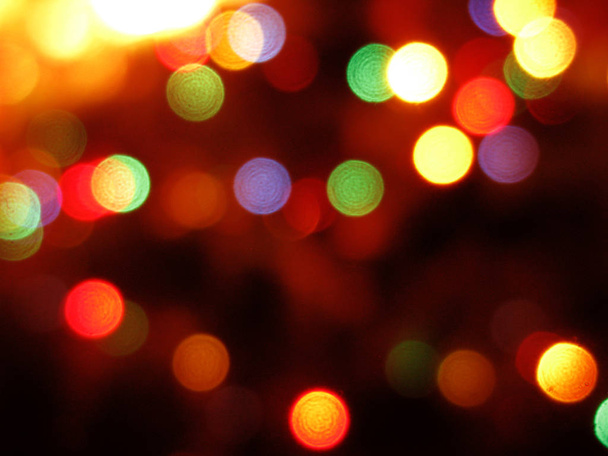 абстрактный фон красочные размытые рождественские светлые гирлянды
 - Фото, изображение