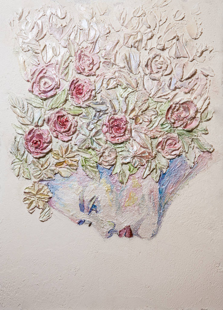 fragmento de pintura al óleo con cara femenina y flores pelo
 - Foto, imagen