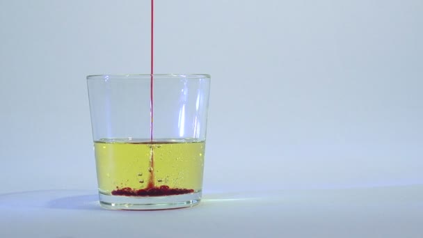 Mixing of liquids in a glass or dissolution 13 - Video, Çekim