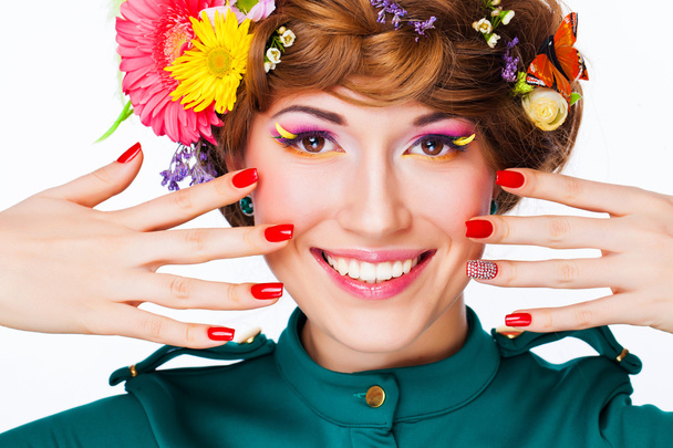 Young woman with bright makeup - Foto, afbeelding
