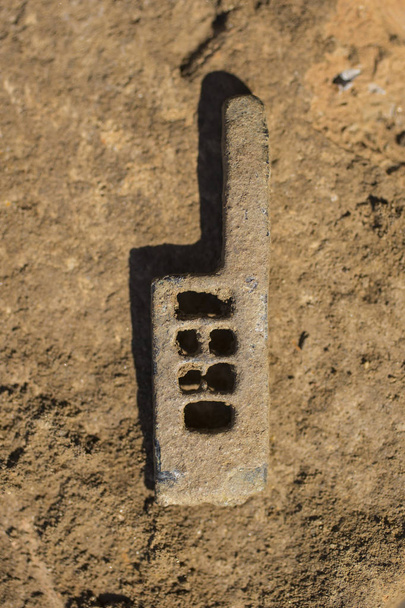 Antiguo cerrojo de llave de bronce romano. El mecanismo metálico de un armario o puerta de madera romana
. - Foto, Imagen