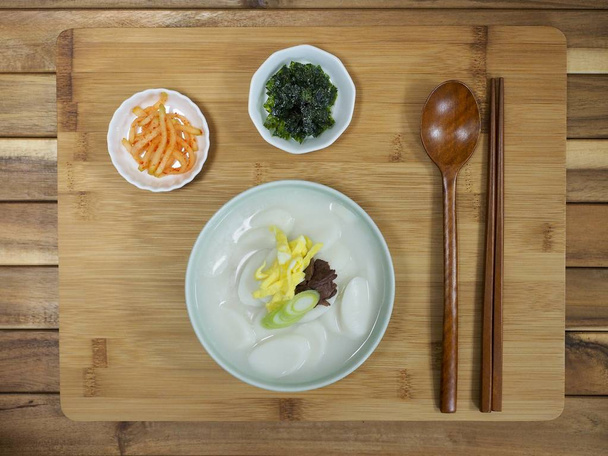   Korean food ryżu ciasta zupy, tteokguk, Slicedrice Cakesoup - Zdjęcie, obraz