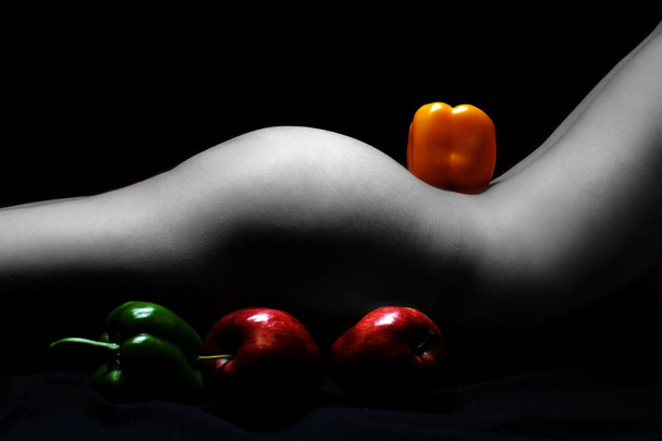 Arte corporal com frutos
 - Foto, Imagem
