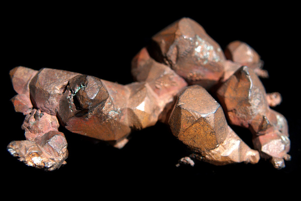 Cristales de cobre natural
 - Foto, imagen