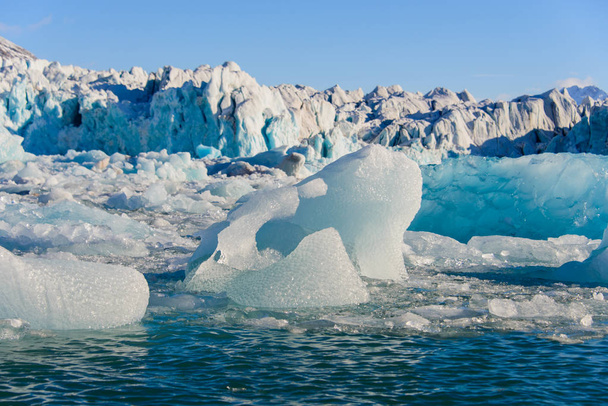 Καταπληκτική θέα του κομματιού του παγετώνα - Φωτογραφία, εικόνα